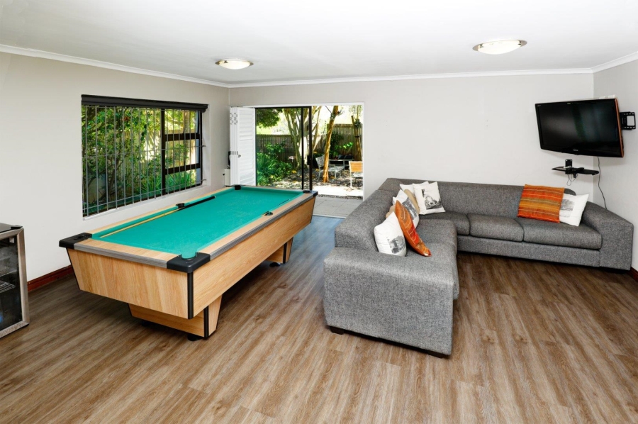 5 Bedroom Property for Sale in Van Riebeeckshof Western Cape